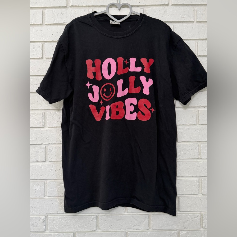 Comfort Colors “Holly Jolly Vibes” Holiday Graphic T-Shirt
